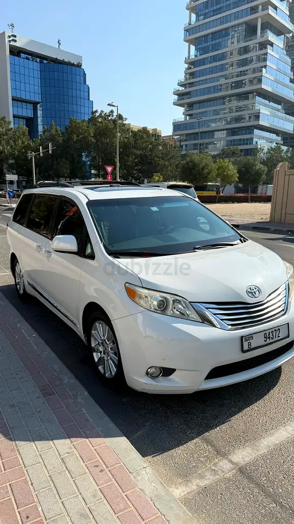 Toyota Sienna Platinum