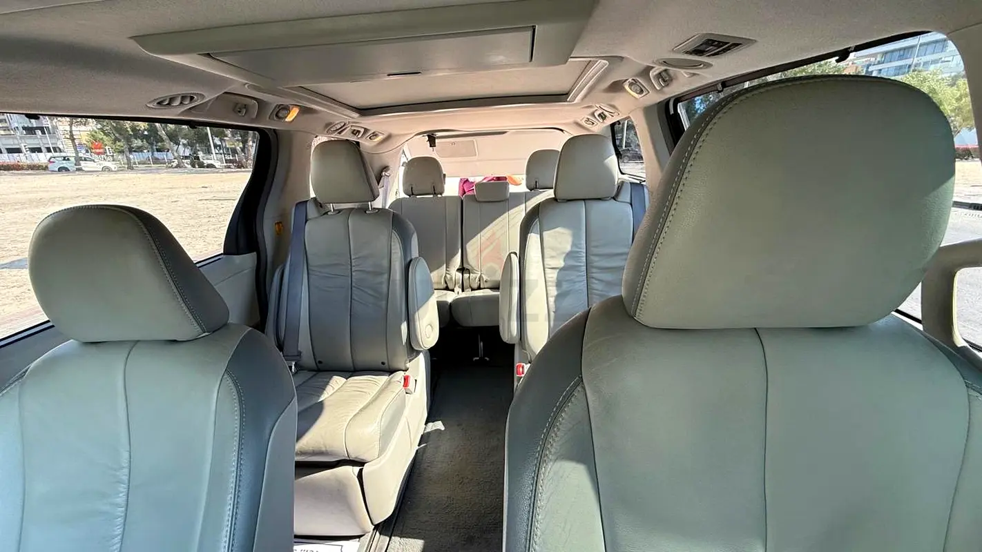 Toyota Sienna Platinum - photo 9