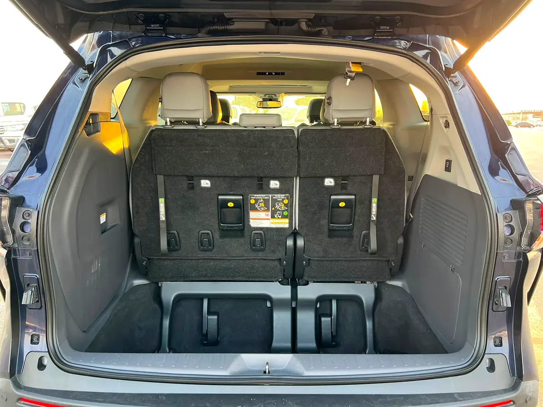 2024 Toyota Sienna XLE Hybrid Full Option 2.5L V4 - 7 Seater Doors Full Auto With Radar - Rear Camer - photo 2